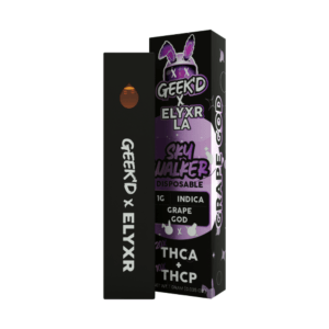 Elyxr x GEEK'D Skywalker Disposable (1000mg) - THCA + THCP - Indica Grape God