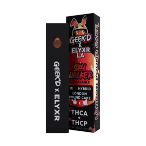 Elyxr x GEEK'D Skywalker Disposable (1000mg) - THCA + THCP - Hybrid London Pound Cake